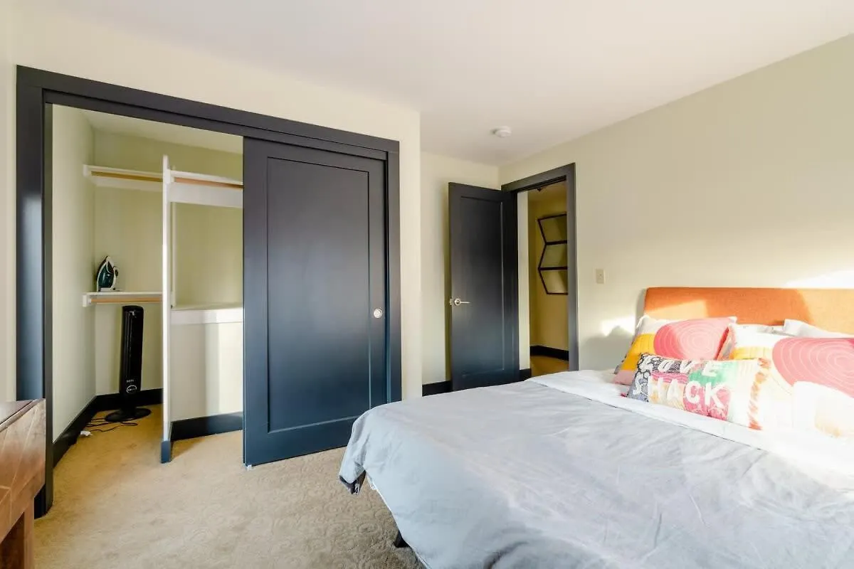 Holiday home Stay Portland - Color Splash Apartment In The Heart Of Portland
